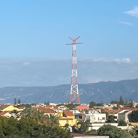 Tra Mare E Lago Torre di Faro Buitenkant foto