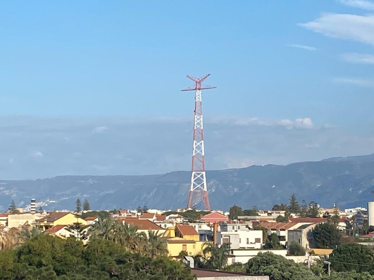 Tra Mare E Lago Torre di Faro Buitenkant foto