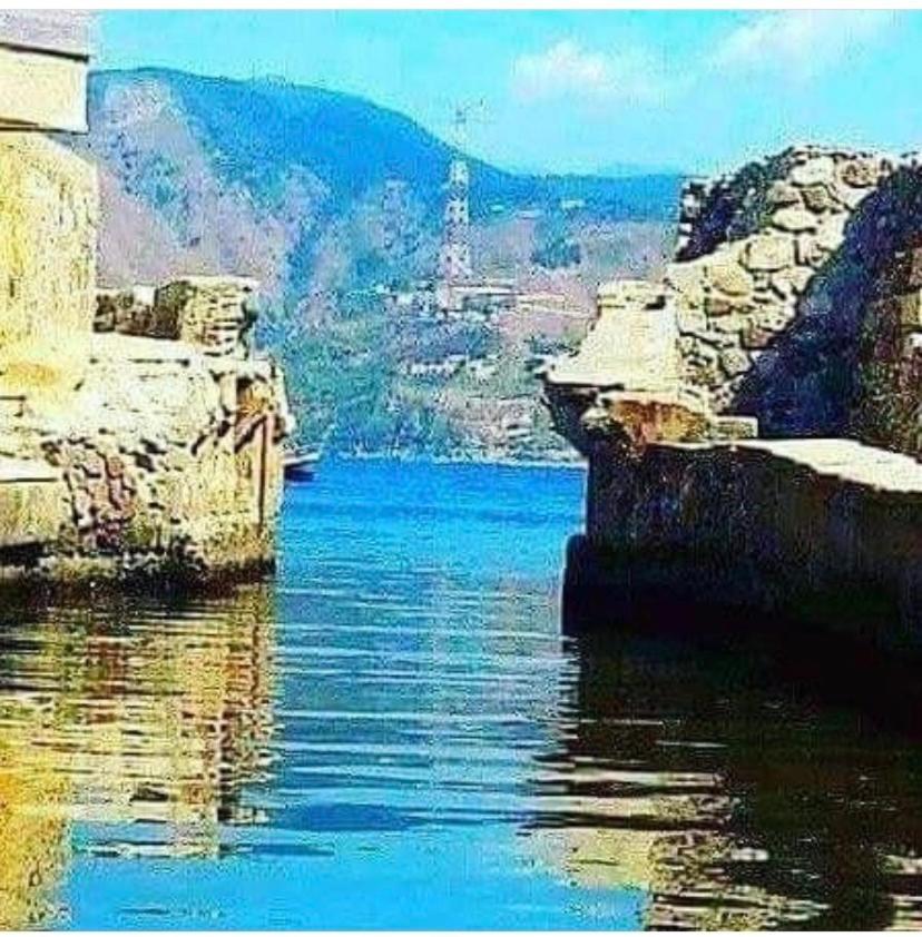 Tra Mare E Lago Torre di Faro Buitenkant foto